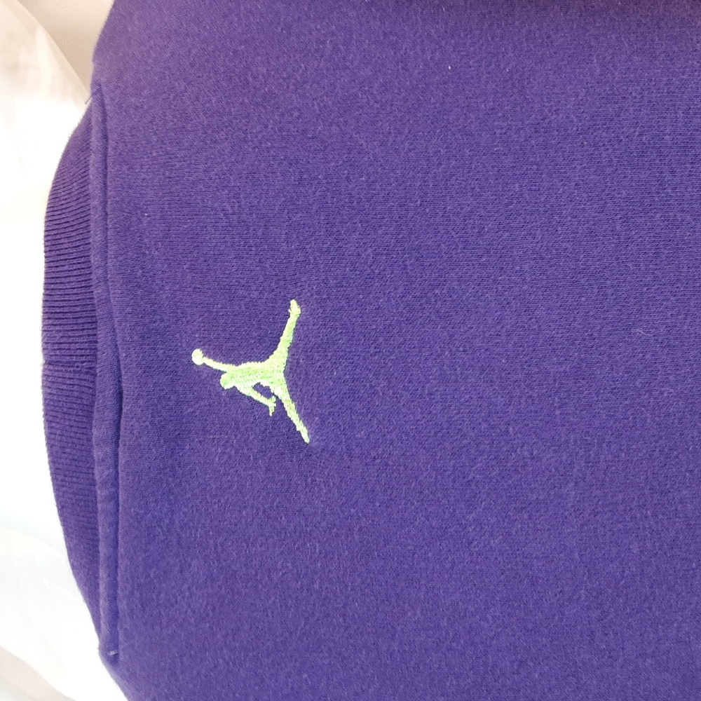 Sweater - Picture 3 of 4